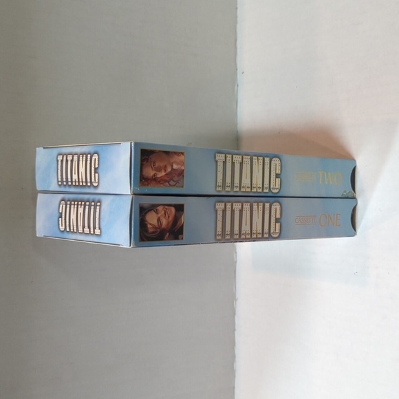 Paramount Titanic (1997) Box Set of 2 VHS Tapes - Picture 8 of 11